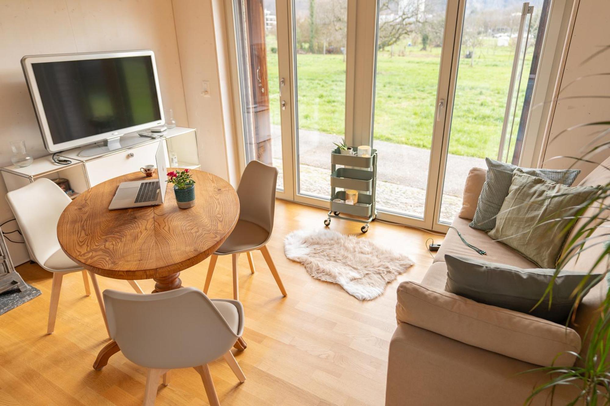 Tiny House Chez Claudine - Relaxen, Workspace, Naehe Thermen, Netflix, Free Parking & Wifi ブルック エクステリア 写真