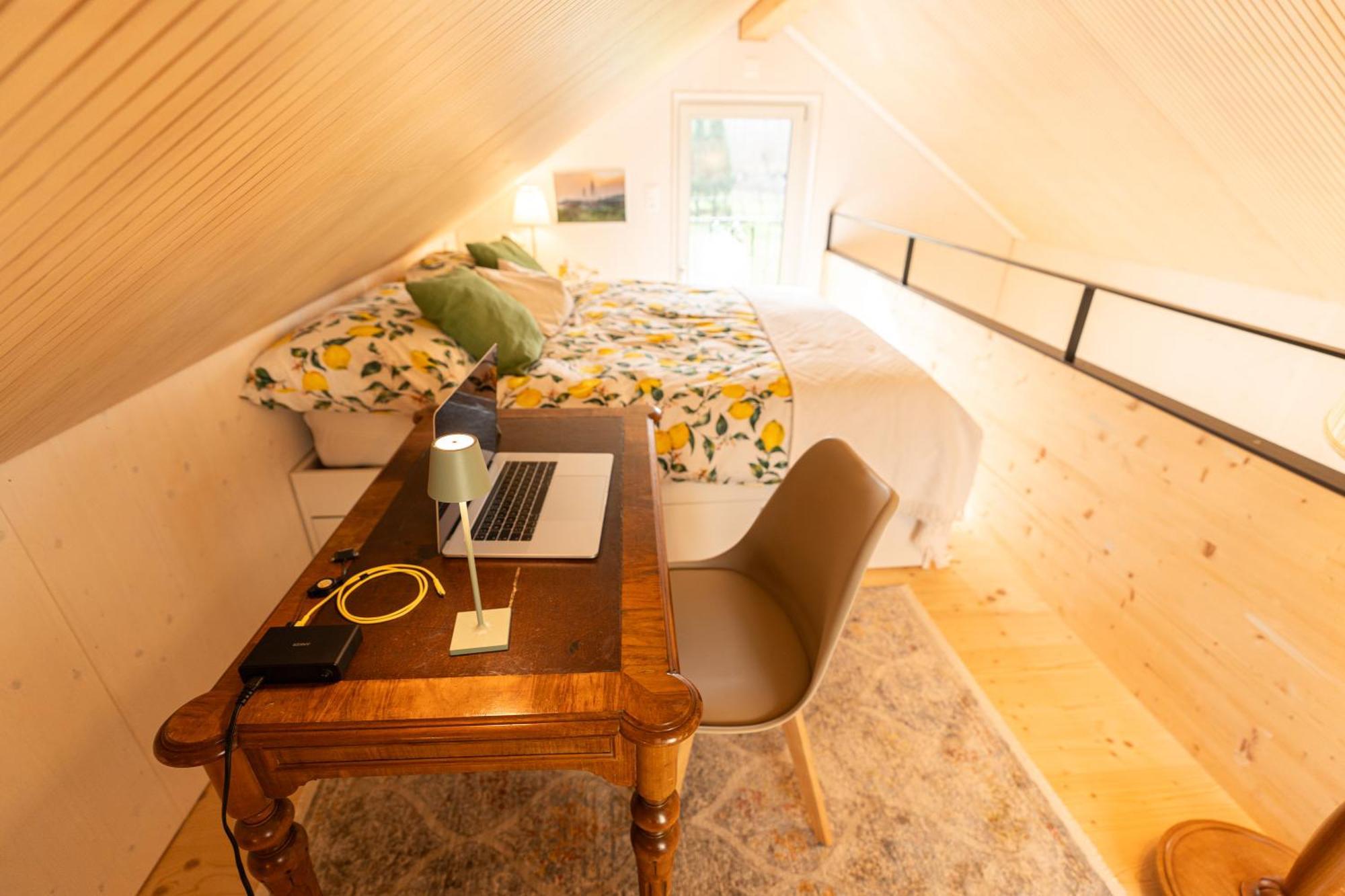 Tiny House Chez Claudine - Relaxen, Workspace, Naehe Thermen, Netflix, Free Parking & Wifi ブルック エクステリア 写真