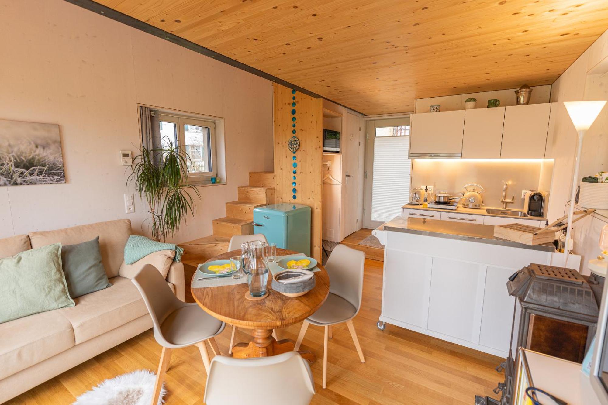 Tiny House Chez Claudine - Relaxen, Workspace, Naehe Thermen, Netflix, Free Parking & Wifi ブルック エクステリア 写真